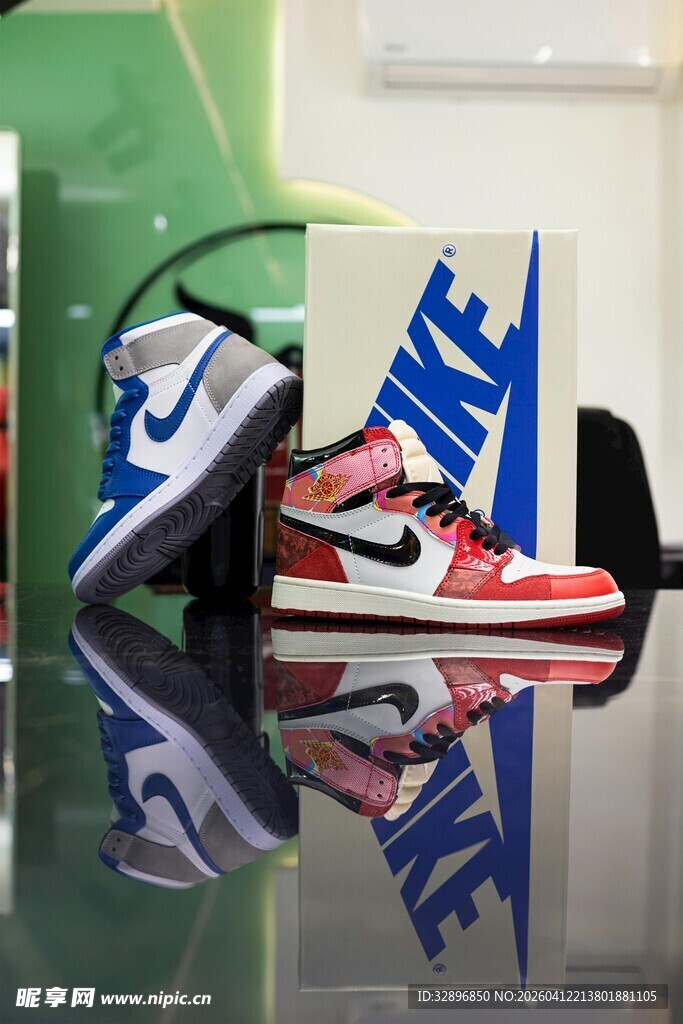耐克多彩运动鞋展示