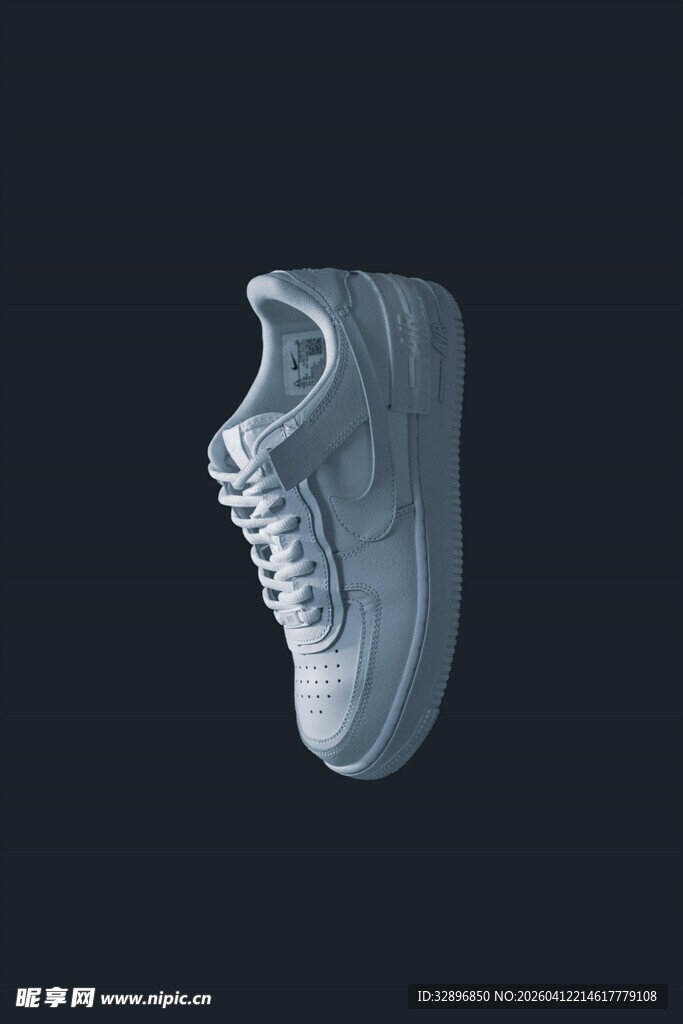 悬浮的白色运动鞋