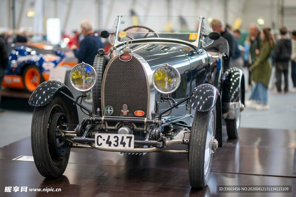 复古经典赛车展示