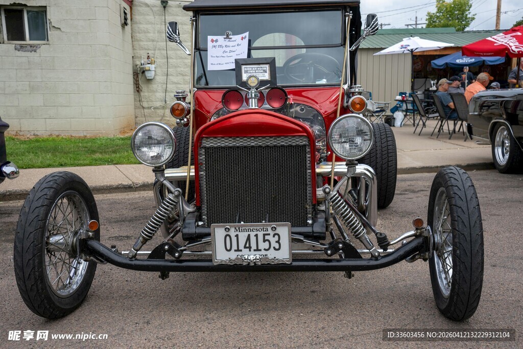 复古敞篷老爷车展示