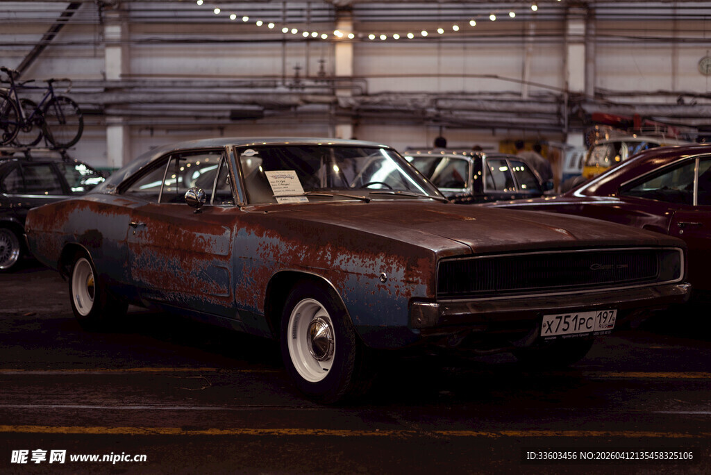 复古生锈肌肉车展示