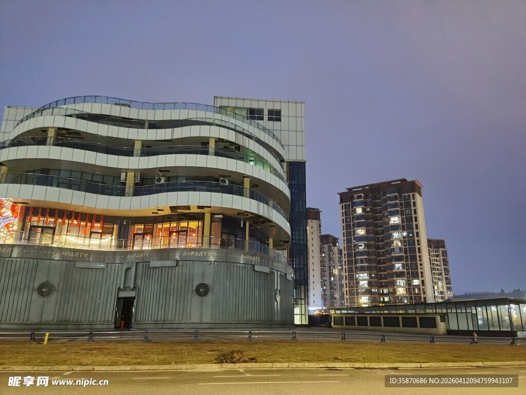 现代建筑夜景城市新地标