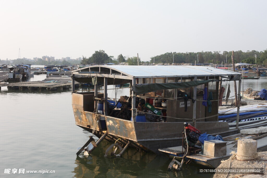湛江水上人家的独特船只