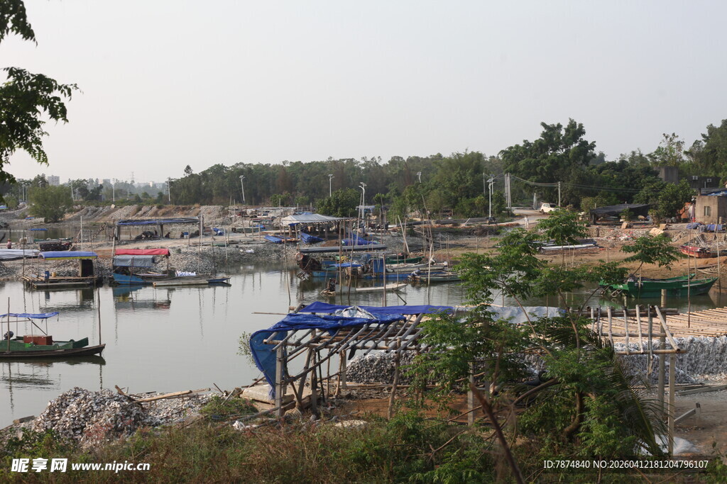 湛江渔村港湾景象