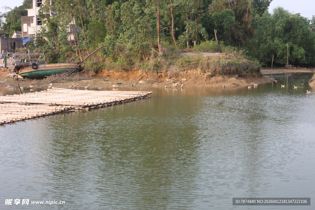 湛江宁静河畔风景