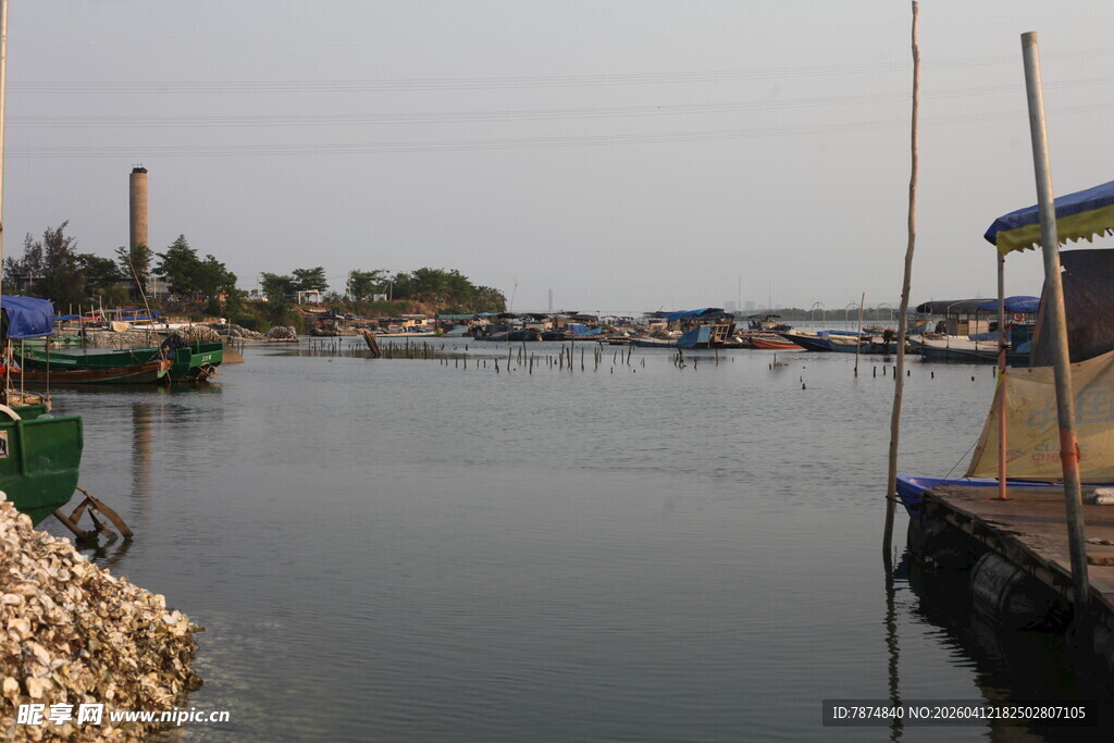 湛江宁静河畔码头风景