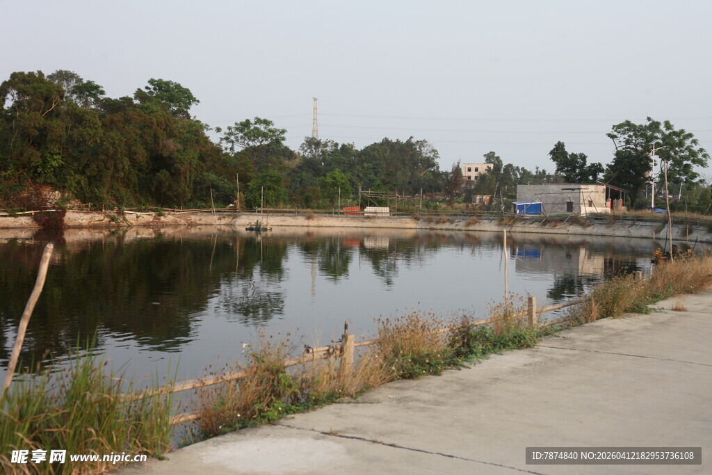 湛江宁静水边景致