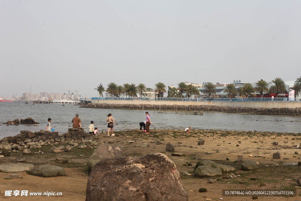 湛江海边休闲场景