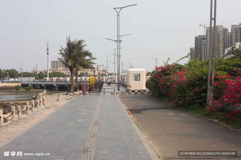 湛江海滨城市的美丽人行道