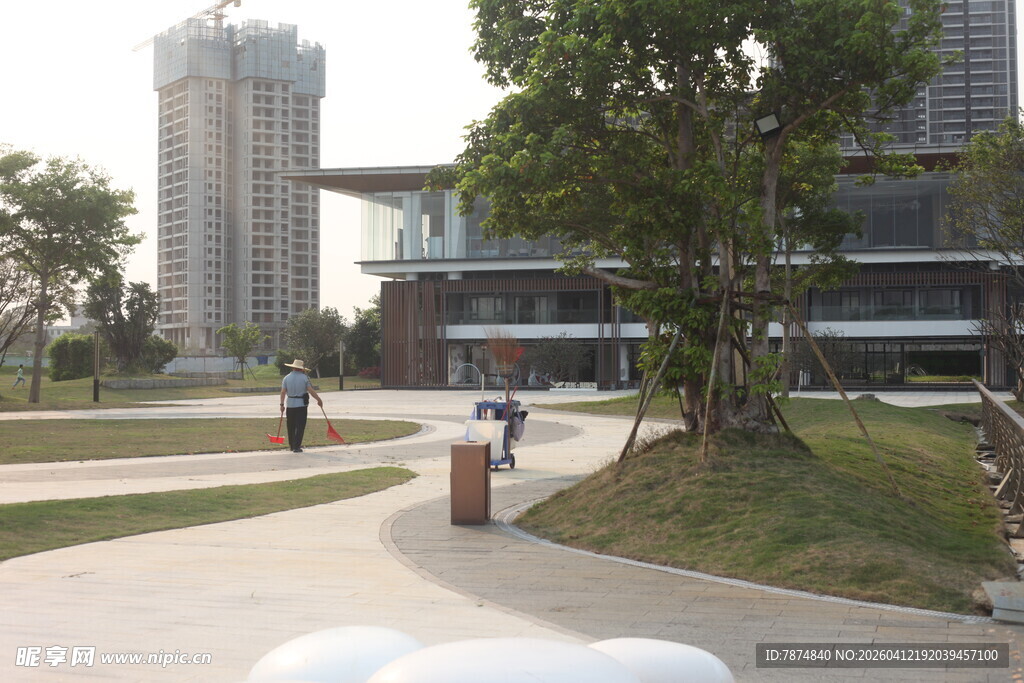 湛江城市公园中的休闲步道