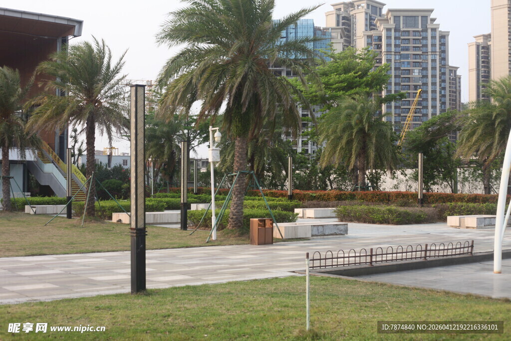 湛江城市中开阔的休闲绿地