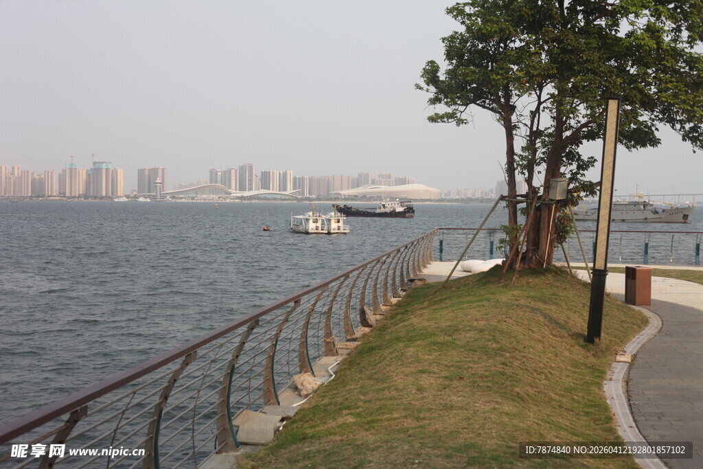 湛江湖畔步道风景