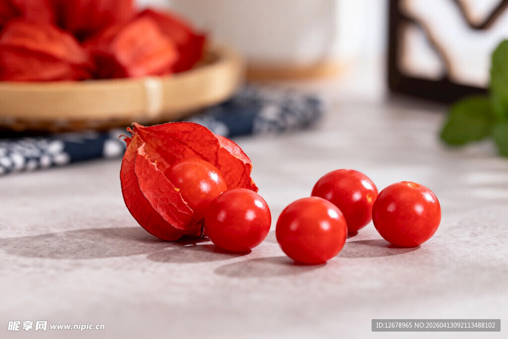 红菇娘果摄影图