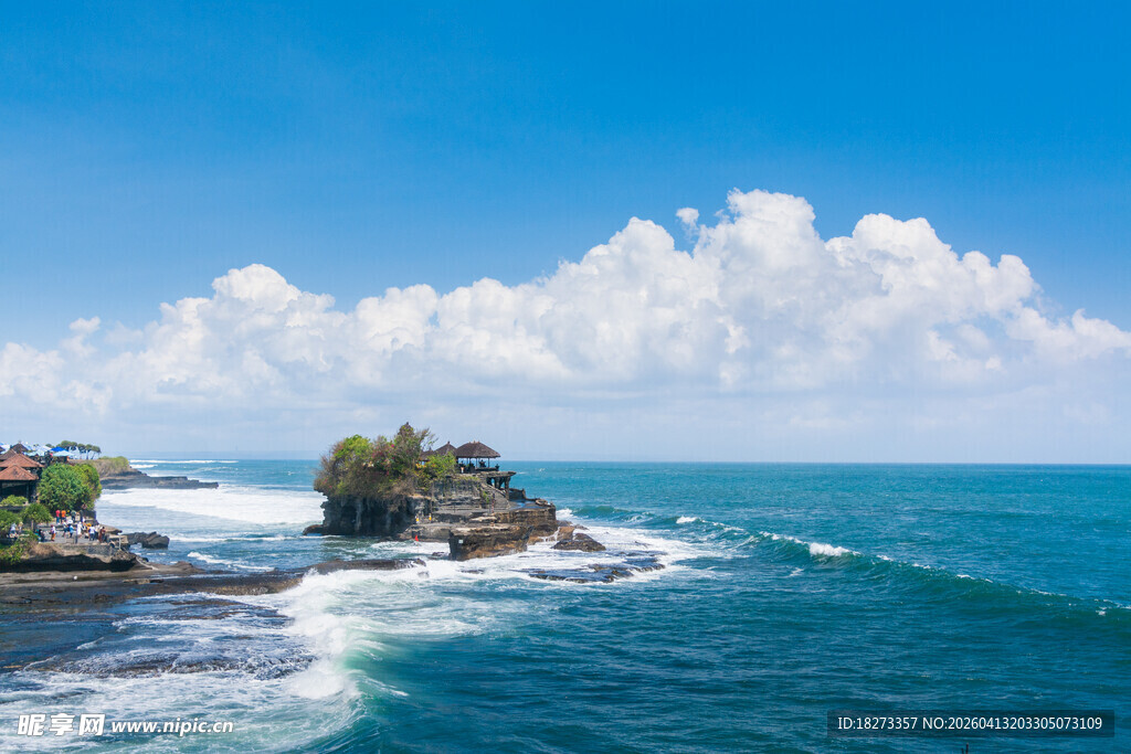 海边礁石美景