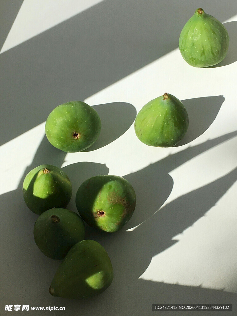 青无花果静物摆放