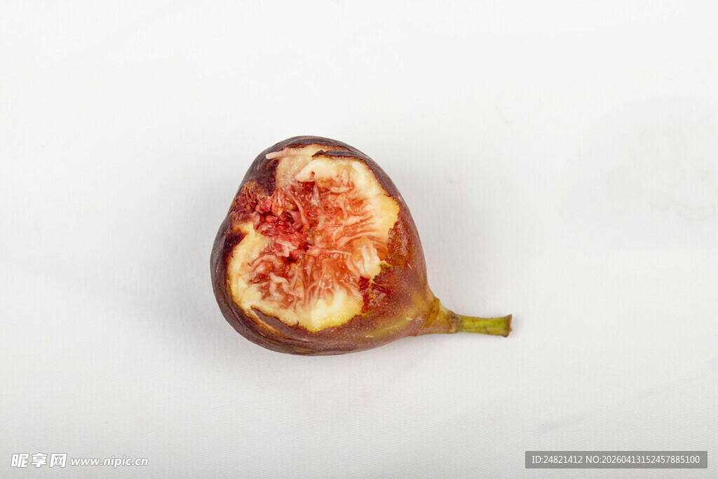 切开的新鲜无花果