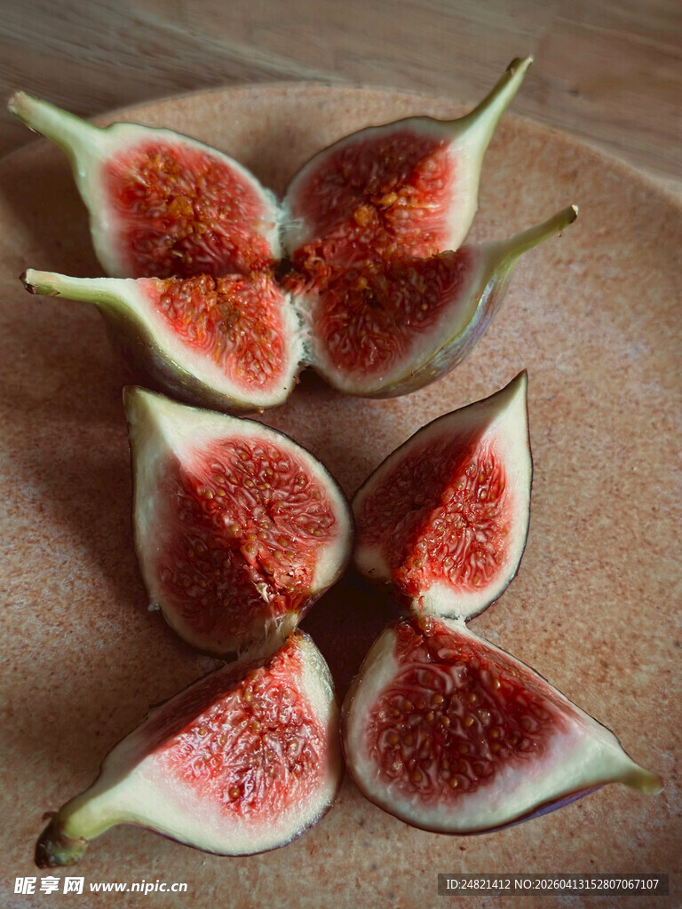 新鲜无花果切片展示