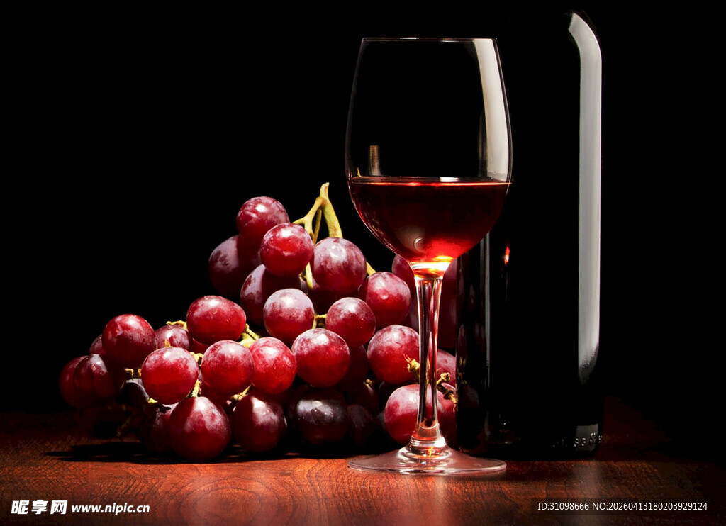 葡萄与红酒的优雅组合