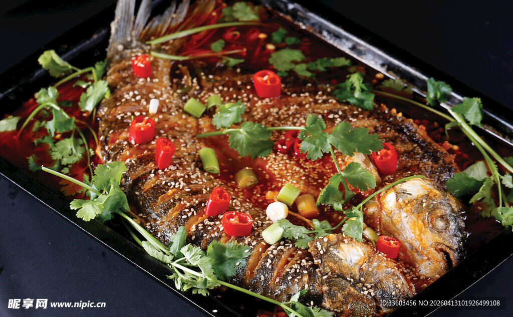 香辣烤鱼色泽诱人超美味