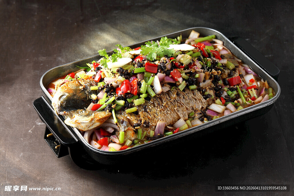 美味多彩蔬菜肉类混合餐