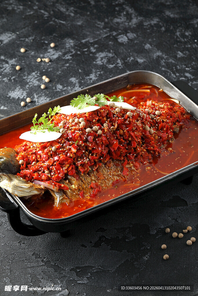 香辣烤鱼味蕾的热辣