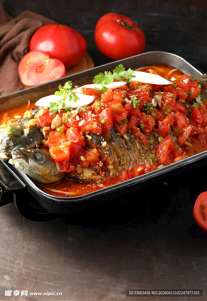 番茄酱汁烤整鱼