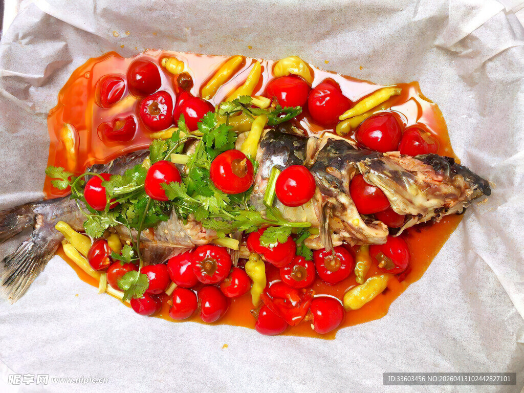 香煎鱼配多彩蔬菜