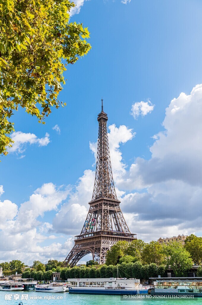 埃菲尔铁塔的美丽风光