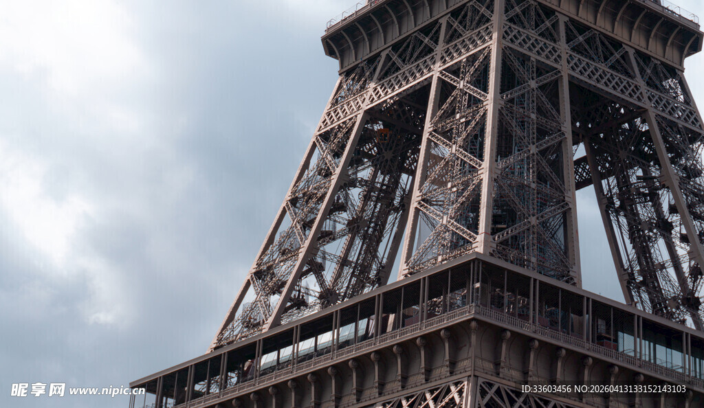 埃菲尔铁塔局部特写