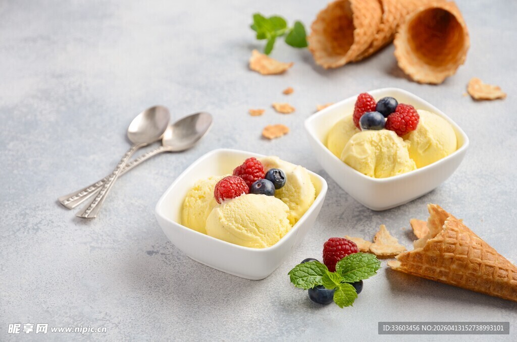 美味水果冰淇淋甜点组合