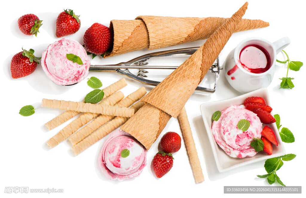美味冰淇淋与鲜果组合