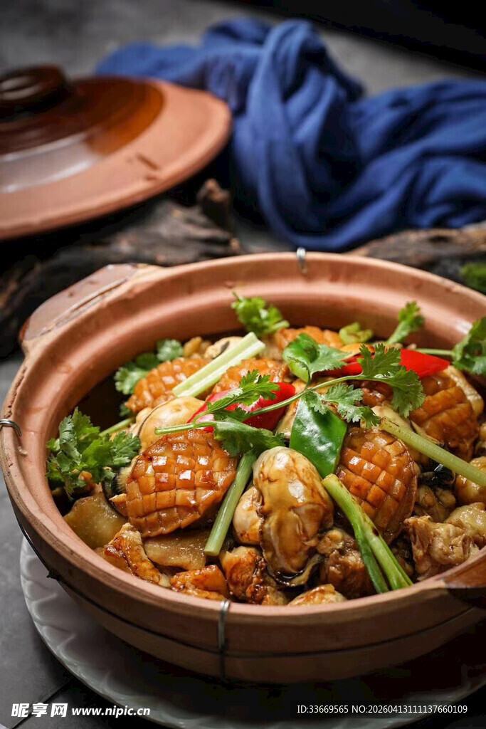 养生砂锅蚝鲍鸡