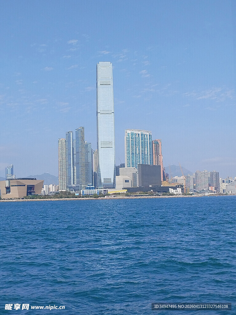 海滨城市高楼景观