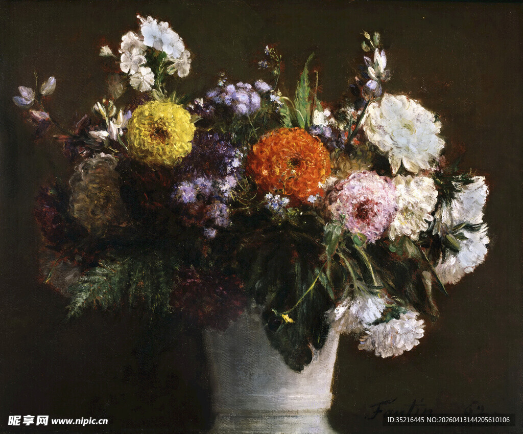 花瓶中的多彩花卉组合