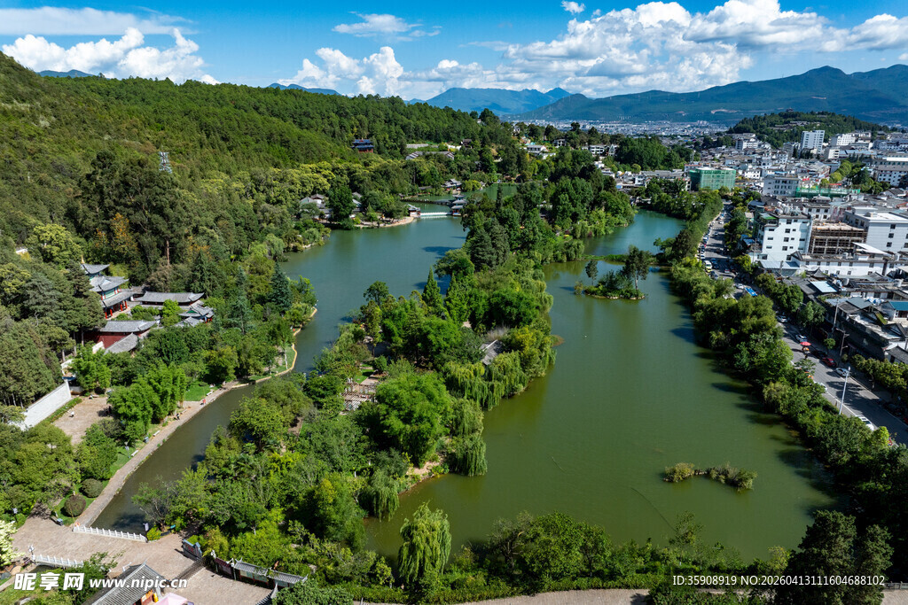  亚洲中国云南丽江黑龙潭风光