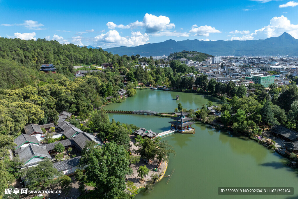  亚洲中国云南丽江黑龙潭风光