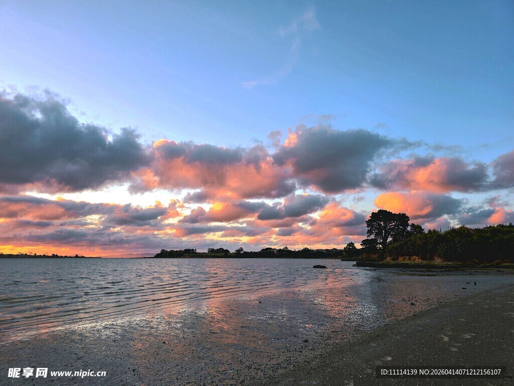 海边绝美日落风景