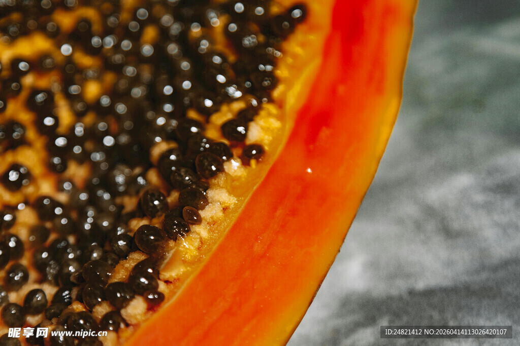 切开的木瓜果肉特写