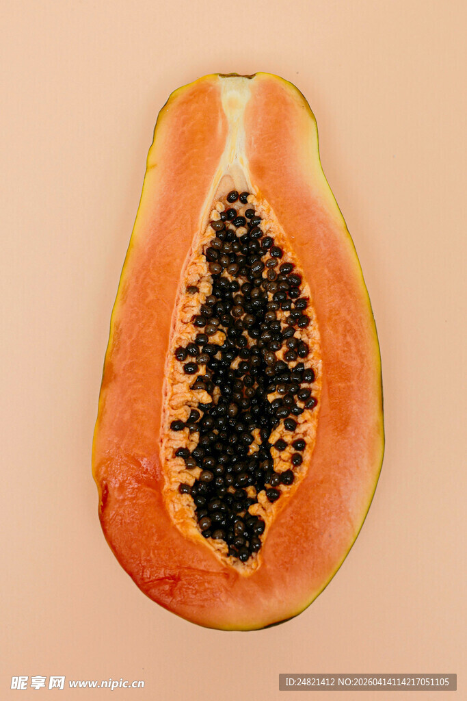 切开的木瓜特写