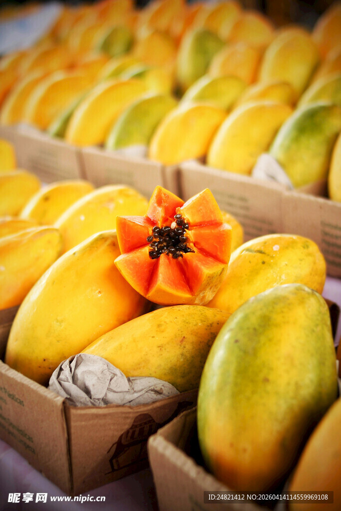 新鲜芒果陈列