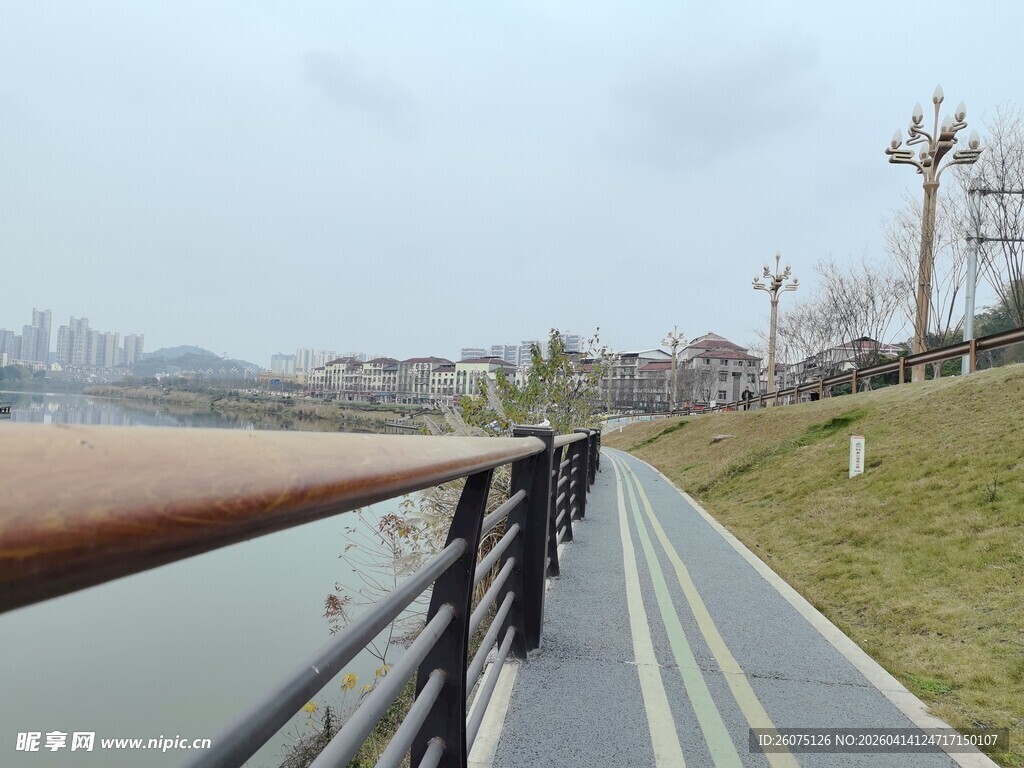 河畔步道风景