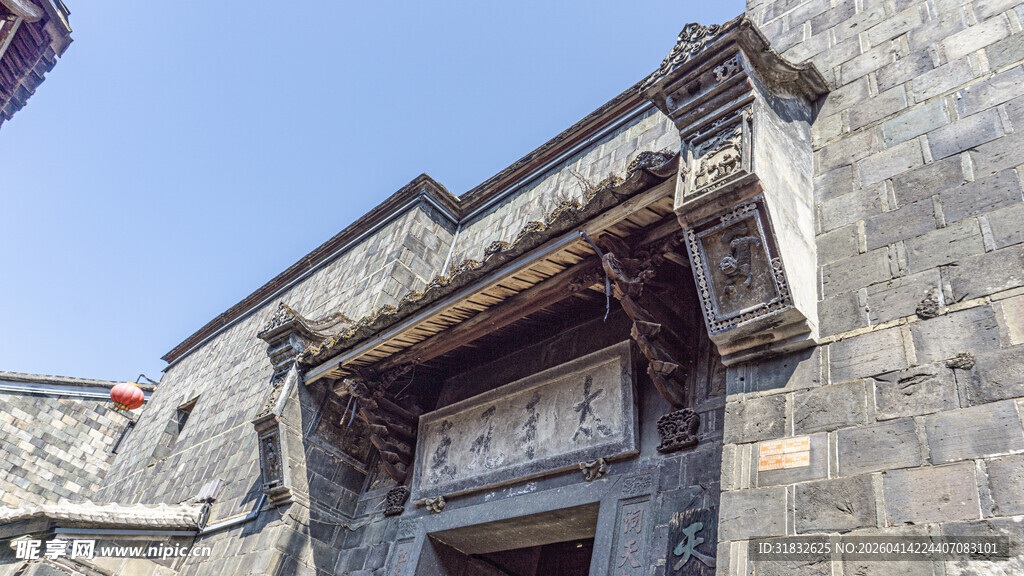 古老石砌建筑一角