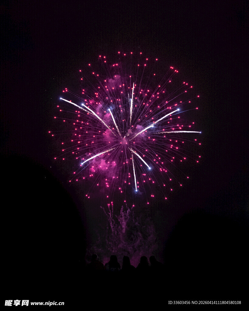 梦幻灯泡烟花绽放