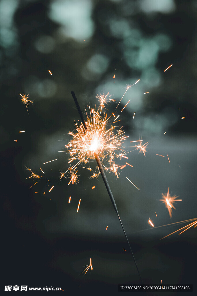 闪烁的绚烂仙女棒