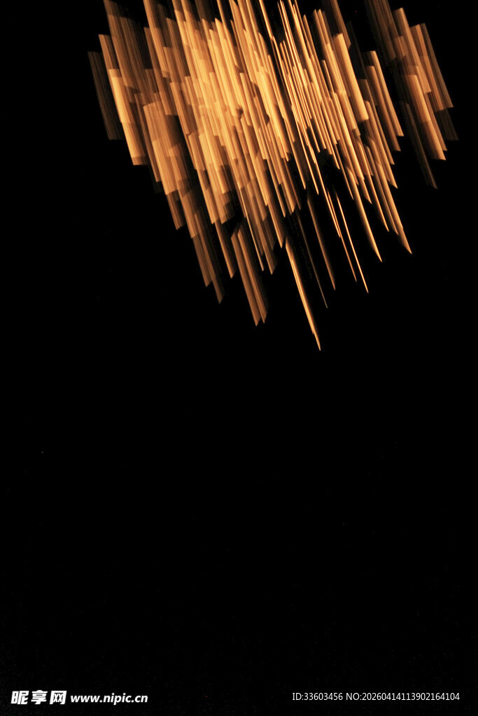 夜空中绚烂的金色烟花