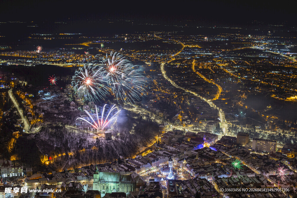 城市璀璨烟花夜景