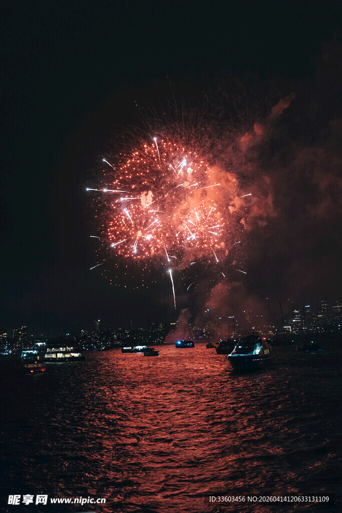 海上烟花夜景