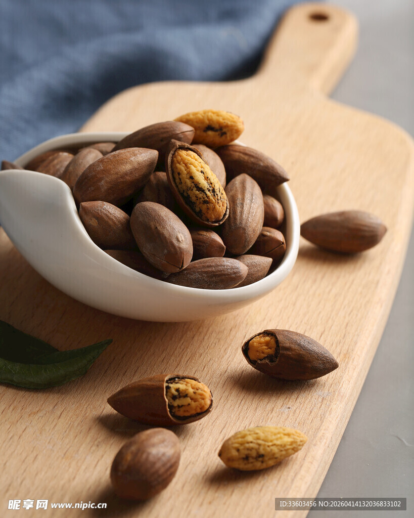 木勺中的美味香榧子