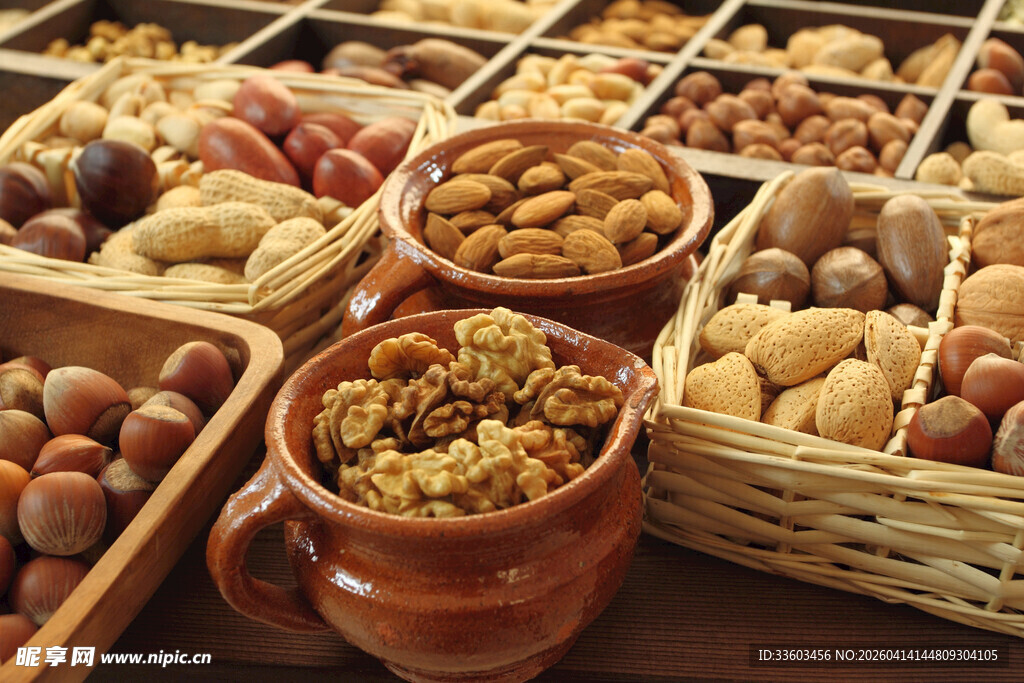 多样美味坚果展示