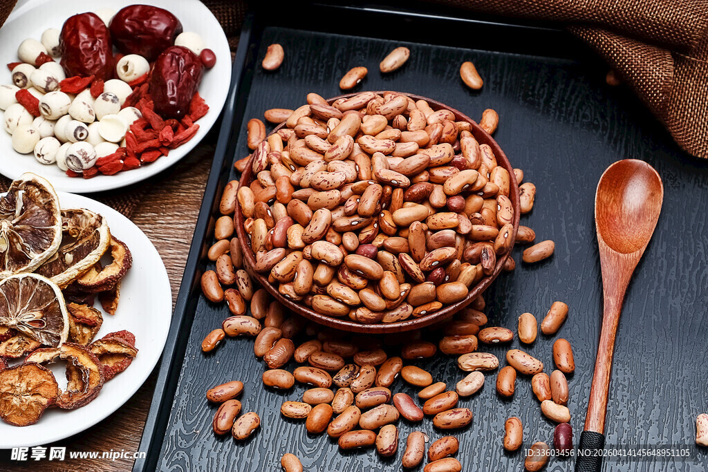 美味坚果与果干组合